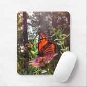 花の上に(昆虫)オオカバマダラ、モナークをストリーミング マウスパッド (マウス)