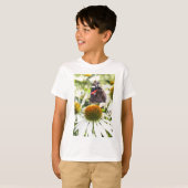 花の上のアゲハチョウ Tシャツ (正面フル)