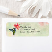 花の上のハミングバードとピンクのユリ ラベル (インサイチュ)