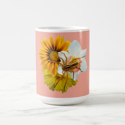 花の上の狼蜘蛛 コーヒーマグカップ (中央)