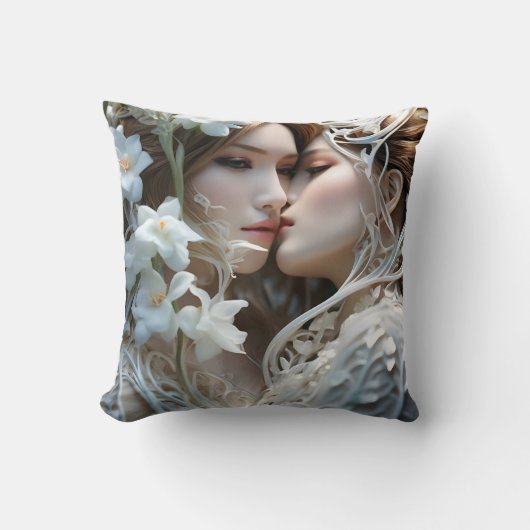 花の中で2人の女性を抱き締めること クッション (正面)