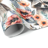 花の中のかわいいタヌキ ラッピングペーパー (ロールコーナー)