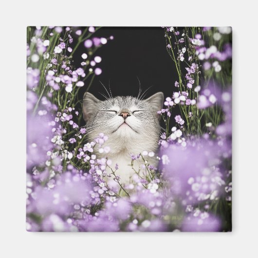 花の中の猫 マグネット (正面)