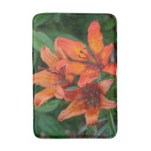 花の写真オレンジデイリリー バスマット (正面縦)