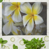 花の写真、黄色プルメリア花 キッチンタオル (折り畳み)