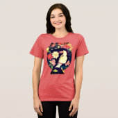 花の冠をかぶった美しいアニメの少女 トライブレンドTシャツ (正面全面)