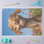 花の切り離しの分野で微笑む犬 薄葉紙 (クラフト)