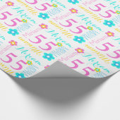 花の名前をカスタムするのMiriamの年齢55の誕生日の覆い ラッピングペーパー (角)