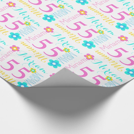花の名前をカスタムするのMiriamの年齢55の誕生日の覆い ラッピングペーパー (角)