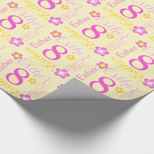 花の名前入りなエスターの年齢の第8誕生日の覆い ラッピングペーパー (角)