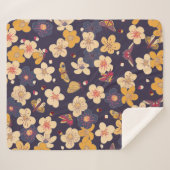 花の咲くさくらんぼと蝶の継ぎ目のない模様。  シェルパブランケット (正面(横))