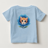 花の咲く中にいるかわいい子猫 ベビーTシャツ (裏面)