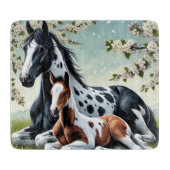 花の咲く木々の間で休む馬と馬 カッティングボード (正面)