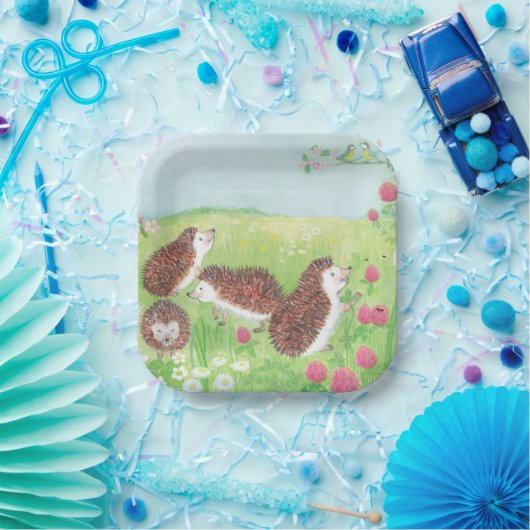 花の咲く草原に四つの小さなハリネズミ ペーパープレート (パーティー)