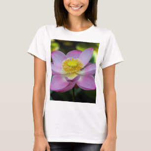 花の咲く蓮の花(インドネシア) Tシャツ