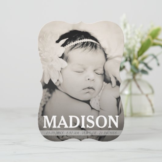 花の女の赤ちゃんの誕生の発表の写真カード 案内状 (スタンド正面)