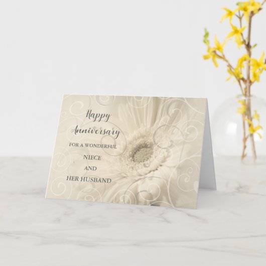 花の姪と彼女の夫の記念日 カード (黄色い花)