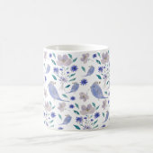 花の帽子をかぶったかわいいスズメ コーヒーマグカップ (中央)