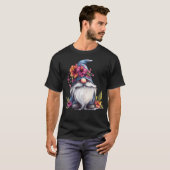 花の帽子をかぶった気まぐれな小人 Tシャツ (正面フル)