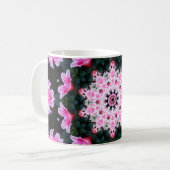 花の曼荼羅のマグ コーヒーマグカップ (正面左)