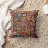 花の曼荼羅の要素が付いているヴィンテージのパッチワーク クッション (ブランケット)