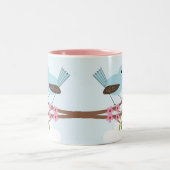 花の木に青い鳥かわいい ツートーンマグカップ (中央)