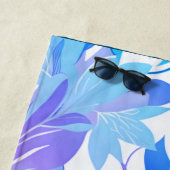 花の模様、青とピンク ビーチタオル (インサイチュ)