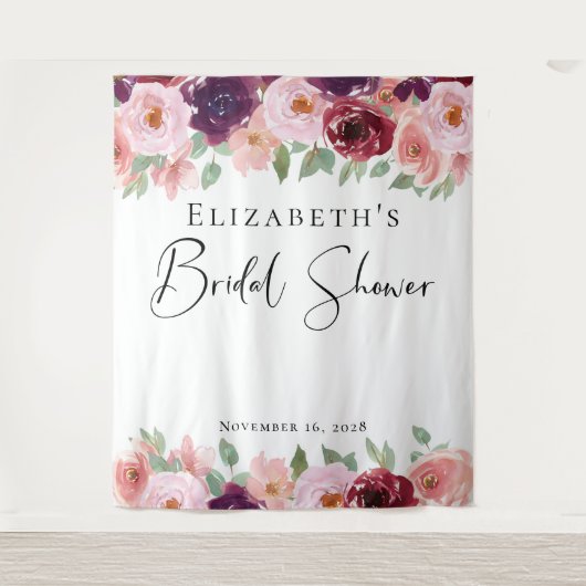 花の水彩 ワインレッドとピンクのブライダルシャワー タペストリー (正面)