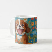 花の畑で幸せな犬がマグカップ コーヒーマグカップ (正面左)
