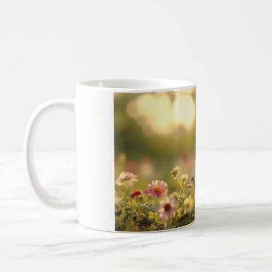 花の畑で愛らしいハリネズミの庭師 コーヒーマグカップ (左)