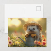 花の畑で愛らしいハリネズミの庭師 ポストカード (正面/裏面)