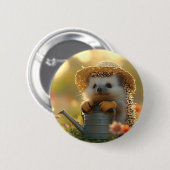 花の畑で愛らしいハリネズミの庭師 缶バッジ (正面&裏面)