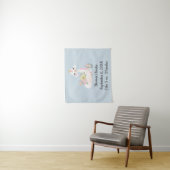 花の白と青のベビーラマ 赤ちゃん男の子 タペストリー (インサイチュ)