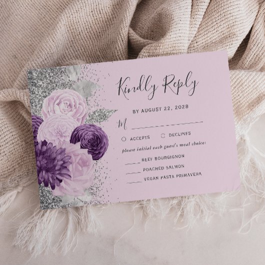 花の紫と銀のラベンダー色の結婚式の食事選択の返信カード 出欠カード