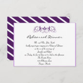 花の結婚式のリハーサルの夕食が付いている紫色のストライプ 招待状 (正面/裏面)
