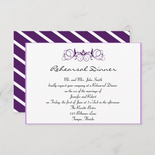 花の結婚式のリハーサルの夕食が付いている紫色のストライプ 招待状 (正面/裏面)