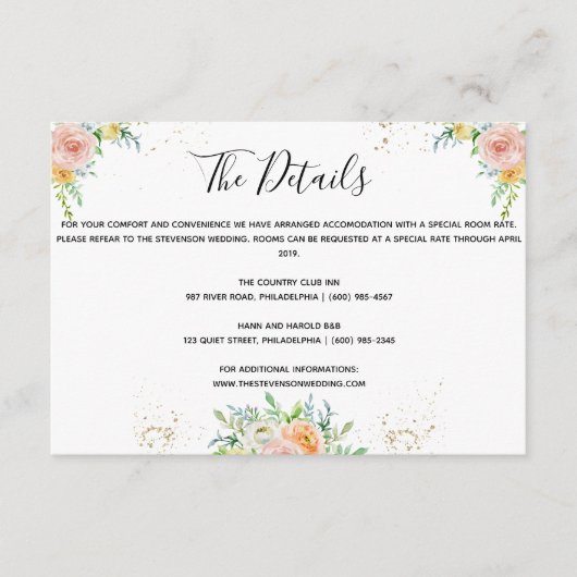 花の結婚式の詳細はカード金ゴールドの薄暗がりのピンクを挿入します エンクロージャーカード (正面)