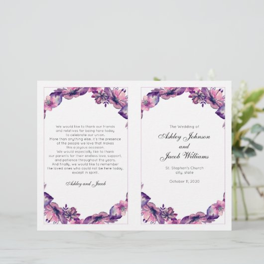 花の結婚式プログラム。紫色の教会の儀式