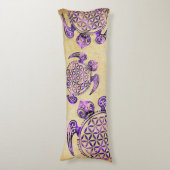 花の花/ブルームデレベンス – turtle violet ボディピロー (正面縦)