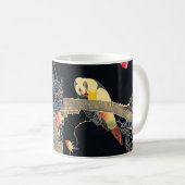 花の茂みの枝にオウム コーヒーマグカップ (正面右)