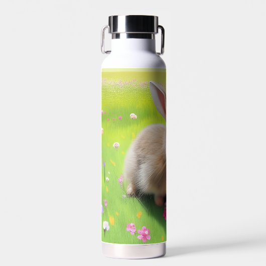 花の草地にかわいいベビーうさぎ ウォーターボトル (正面)