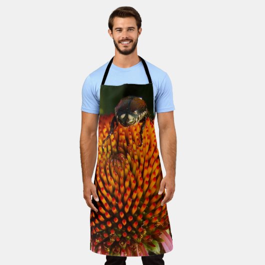 花の虫 エプロン (着用した状態)