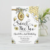 花の蜂の巣の蜂蜜がとっても甘い蜂の2歳の誕生日 招待状 (スタンド正面)