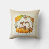 花の輪っかの中でリスが秋を満喫するラスティック クッション (裏面)
