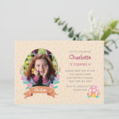 花の輪のクリーム色の子供の誕生日写真招待状 招待状 (スタンド正面)
