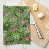 花の迷彩柄の背景のガーリーなパンクのスカル キッチンタオル (四つ折り)