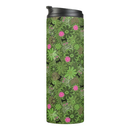 花の迷彩柄の背景のガーリーなパンクのスカル タンブラー (回転右)