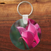 花の鍵型のチャームについた露のしずく キーホルダー (正面)