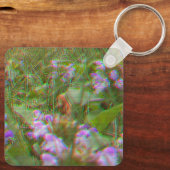 花の間で発見されたビッグフットKeychain キーホルダー (裏面)