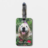 花の間に微笑むゴールデンレトリバー犬 ラゲッジタグ (裏面縦)